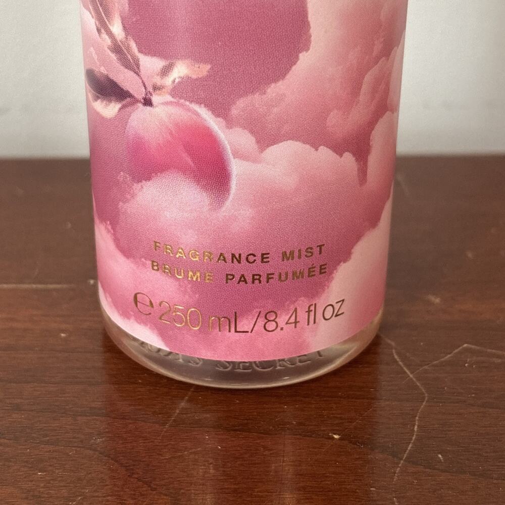 Victoria's Secret Pure Seduction Daydream Mist 8.4 fl oz - Picture 3 of 8